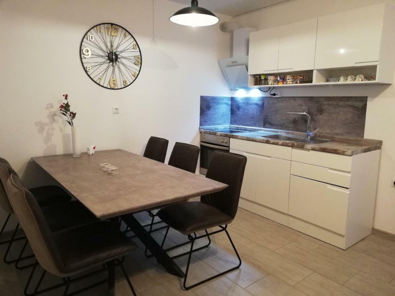 Apartma Stela In Terme Catez チャテジ・オプ・サヴィ エクステリア 写真